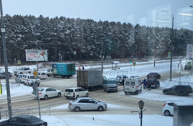 Очередное ДТП на Ленинградского и Космонавтов