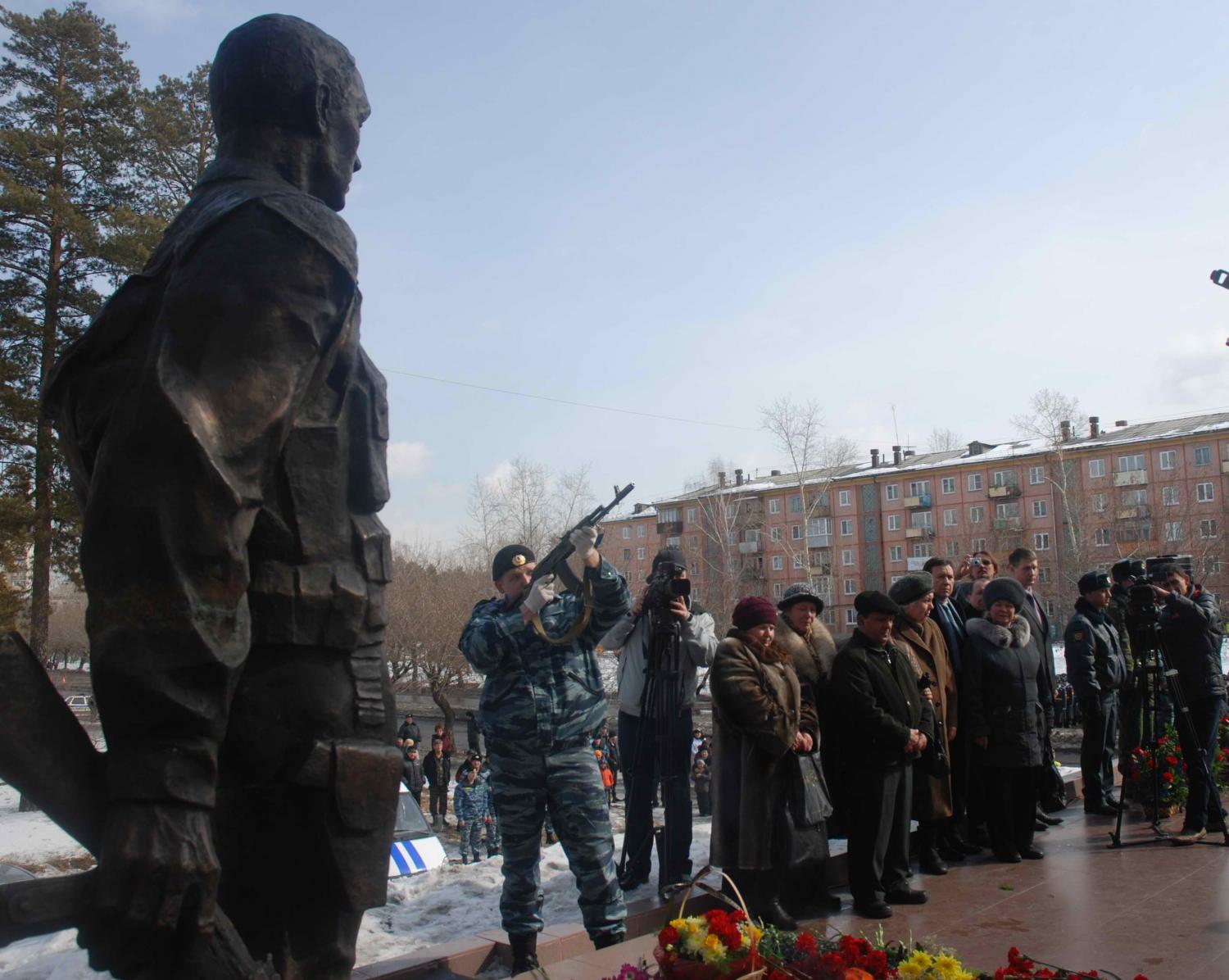 В Ангарске почтили память погибших сотрудников правопорядка