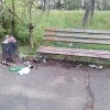 Парк 10-летия Ангарска: урна у скамейки