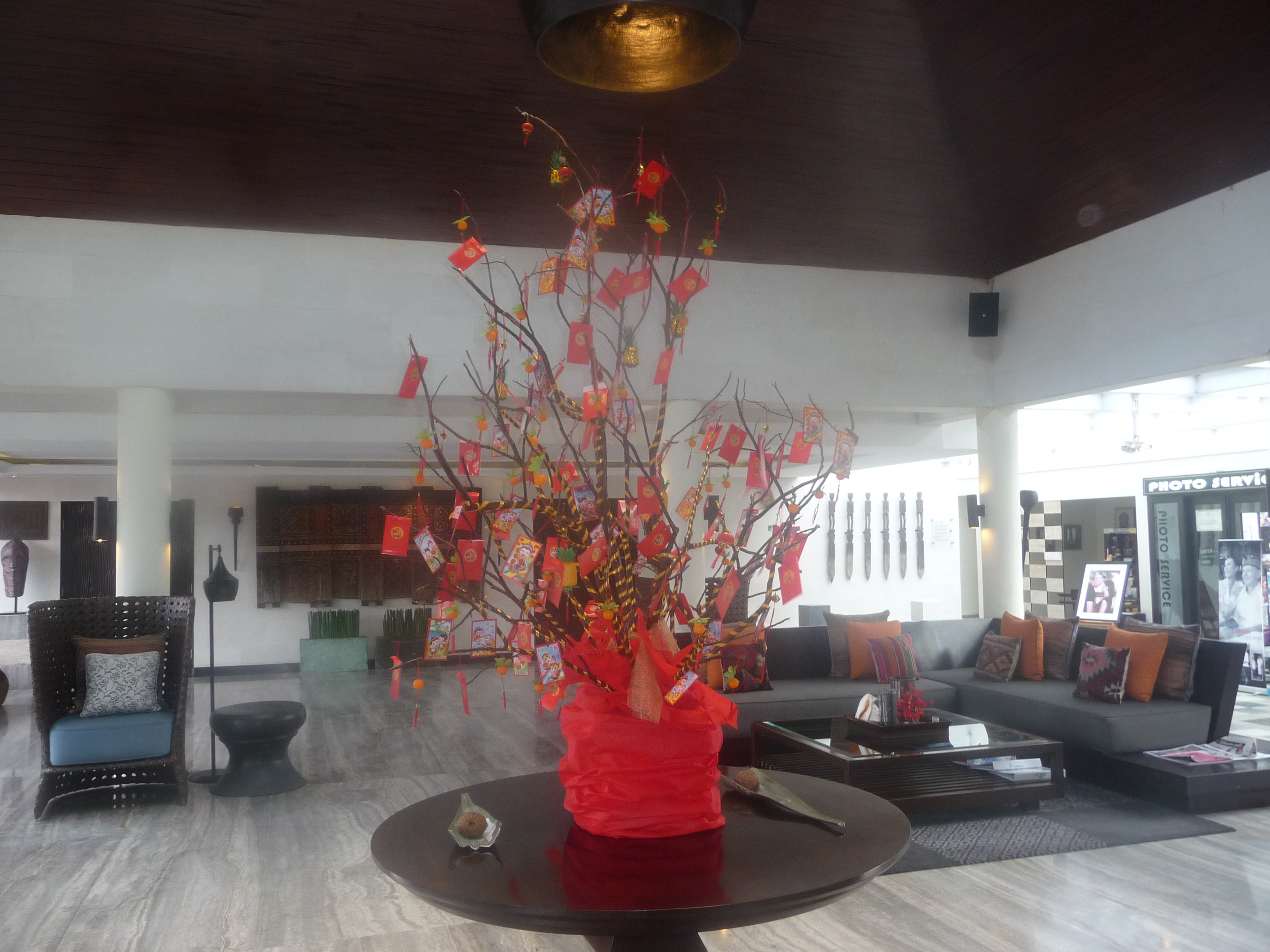 Местная ёлочка,скоро на Бали новый год))