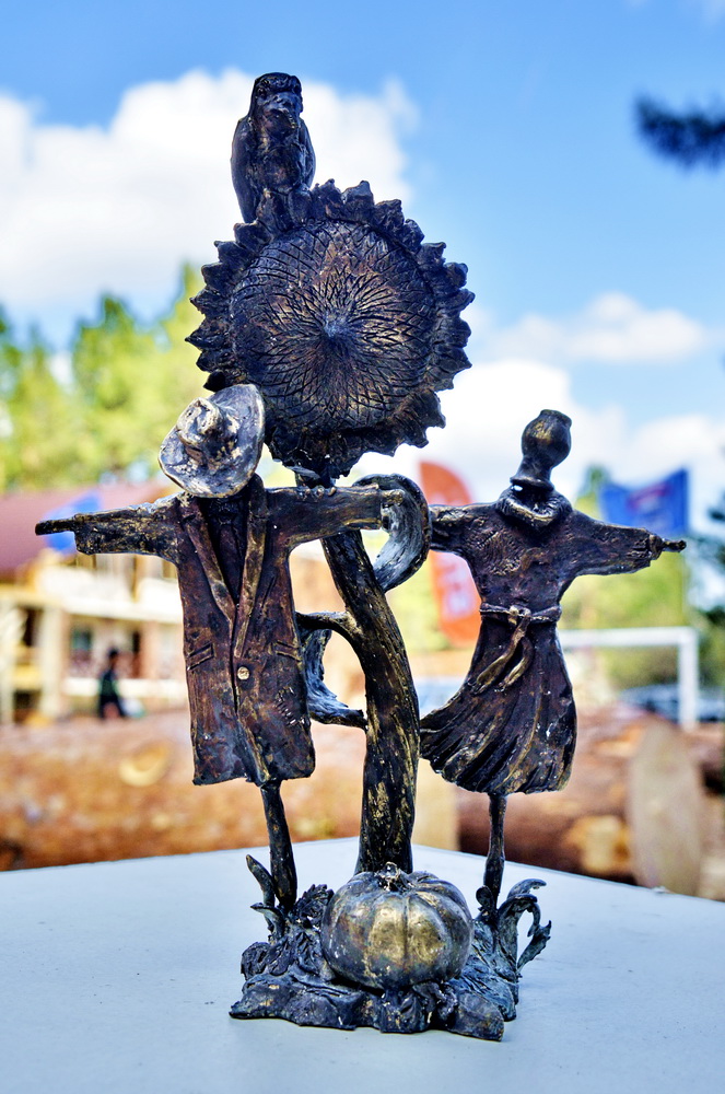 Харьковская команда отлила свой эскиз в бронзе