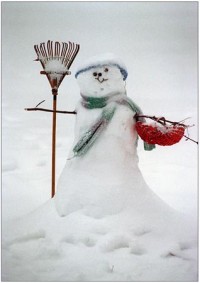 Снеговик-девушка с кастрюлькой