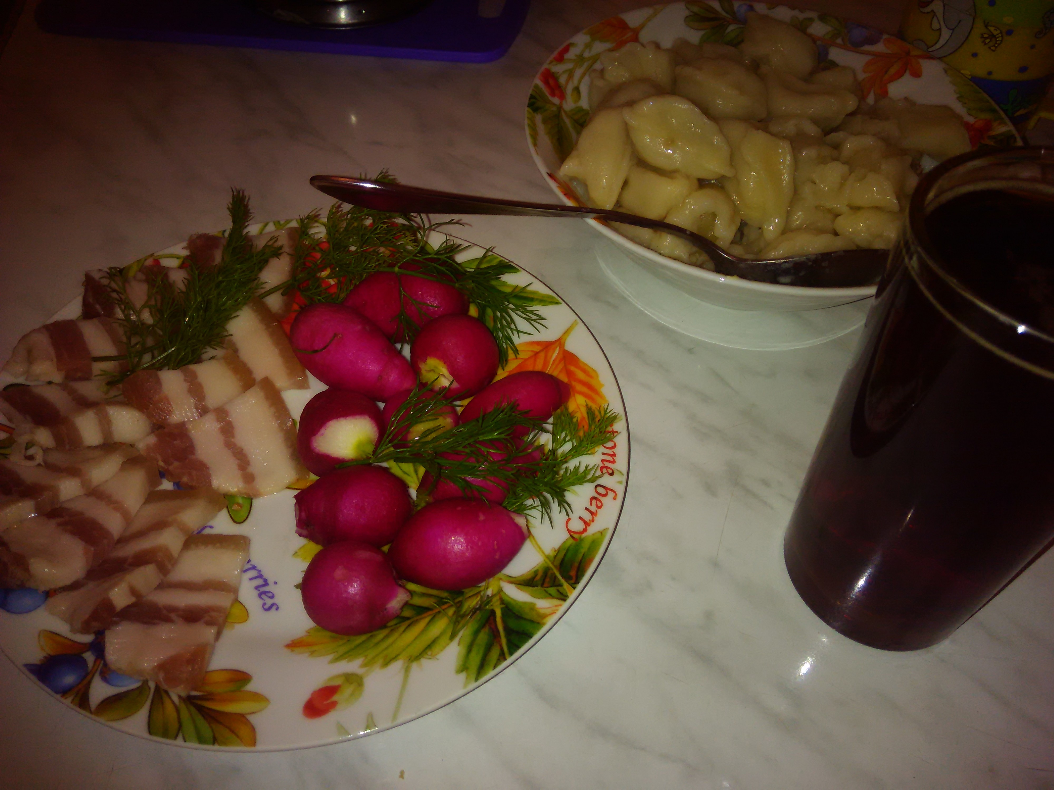 Паужин. С расцветовской редисочкой :)