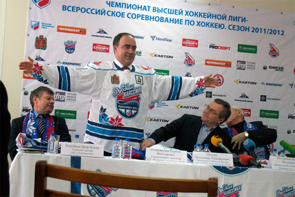 Самодовольные лица. Так ли важно Скоропупову развите хоккея в российской глубинке? Или он любит себя в хоккее?