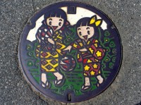 Девочки в городе Мацумото в префектуре Нагано