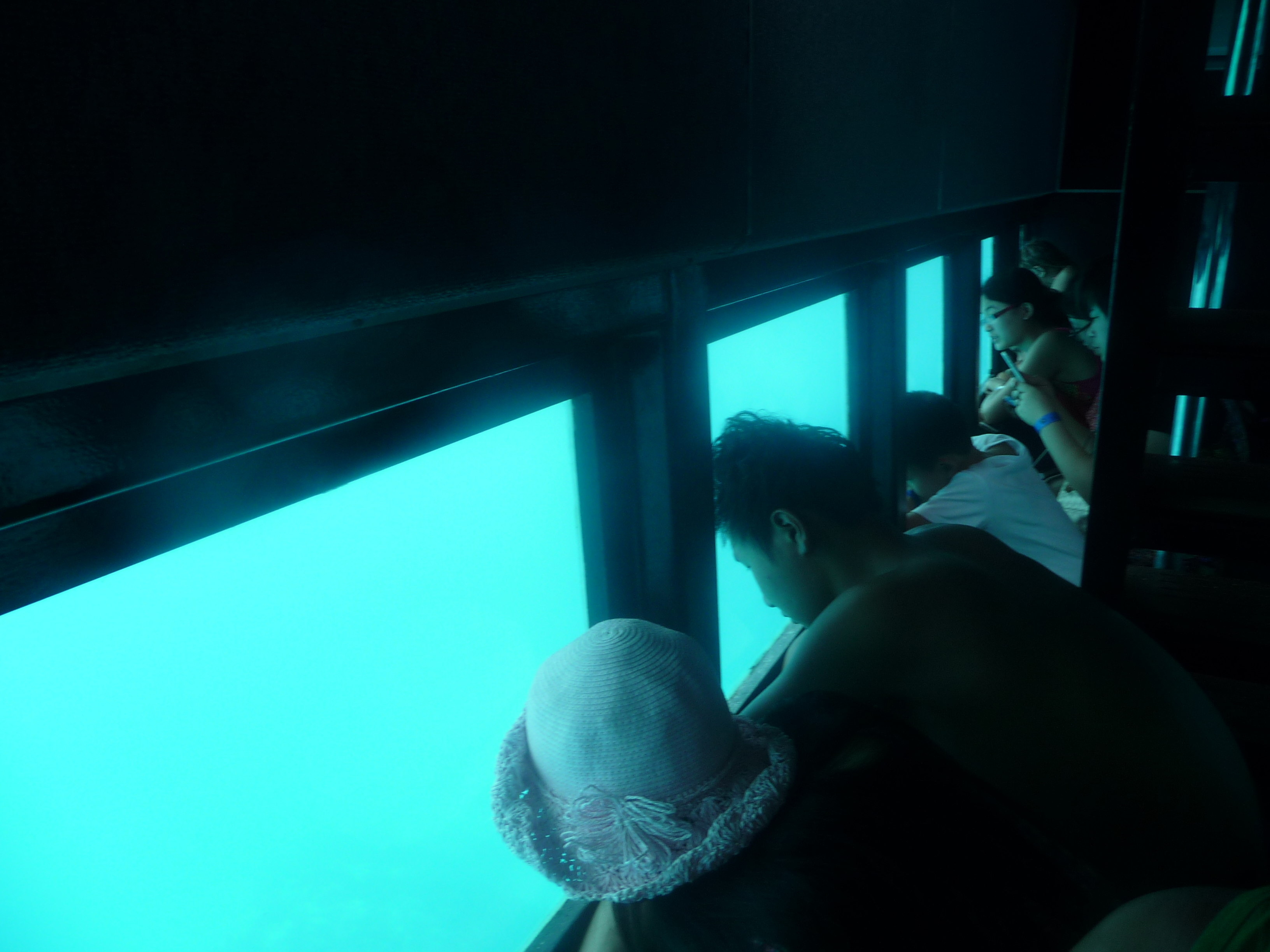 из подводной лодки ни куда не денешься))