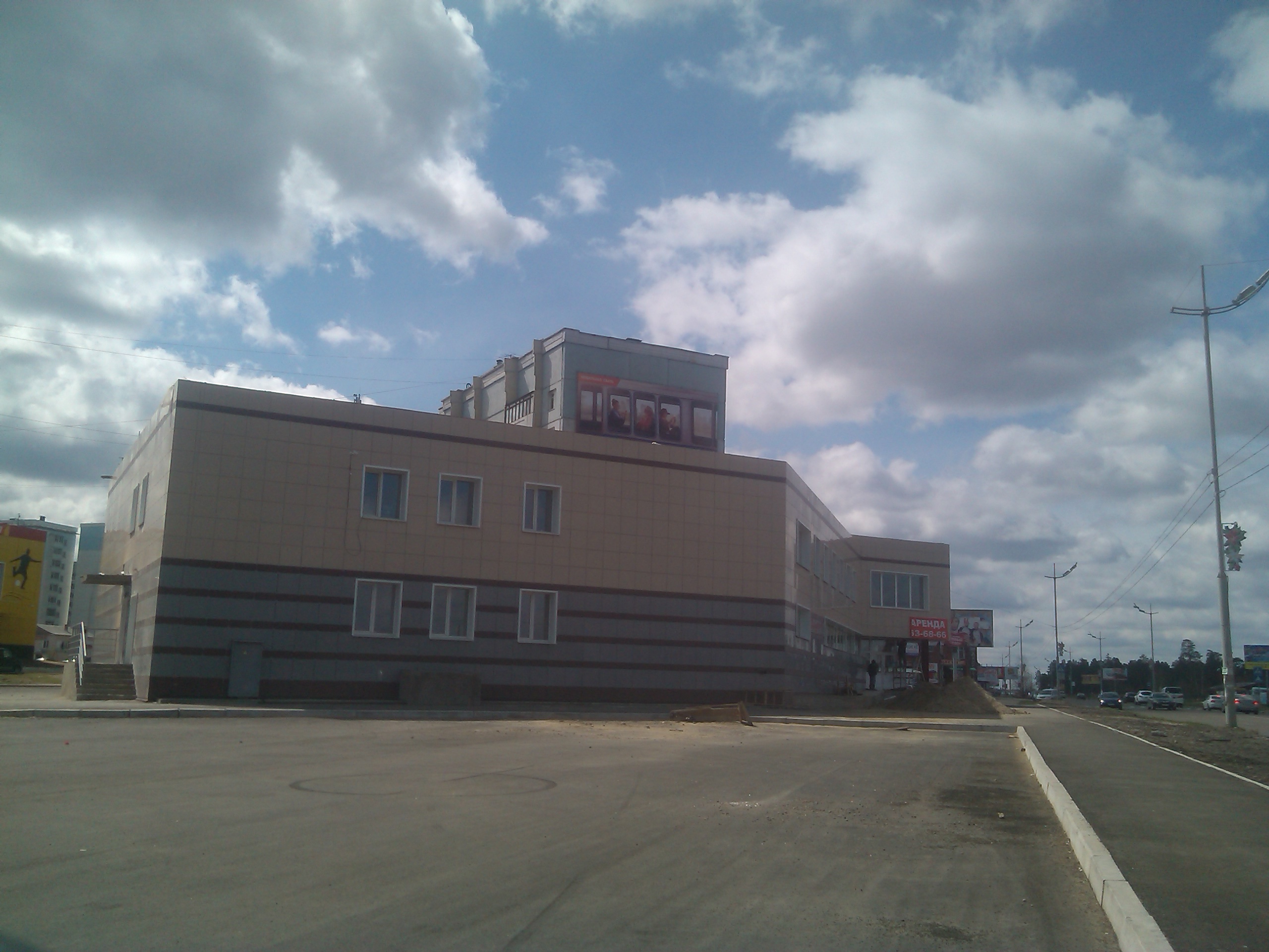 Новый торговый центр на Алешина