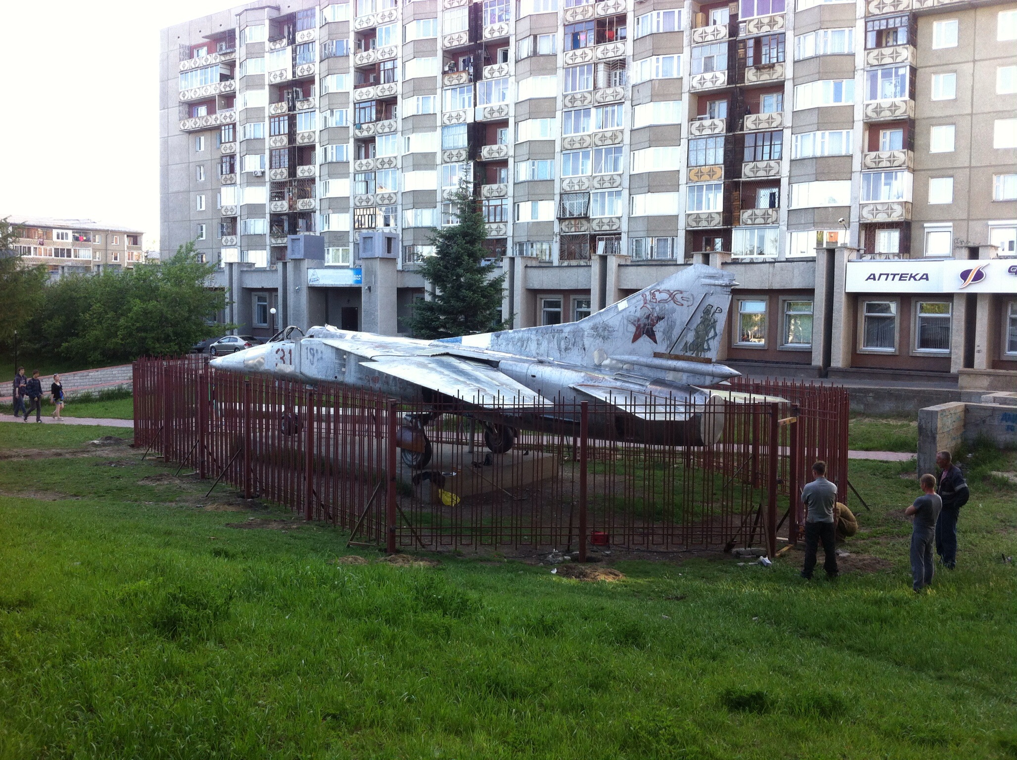 Самолет МиГ-23Б