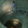 древний колодец, вырубленный внутри скалы в виде винтовой лестницы древний колодец, вырубленный внутри скалы в виде винтовой лестницы