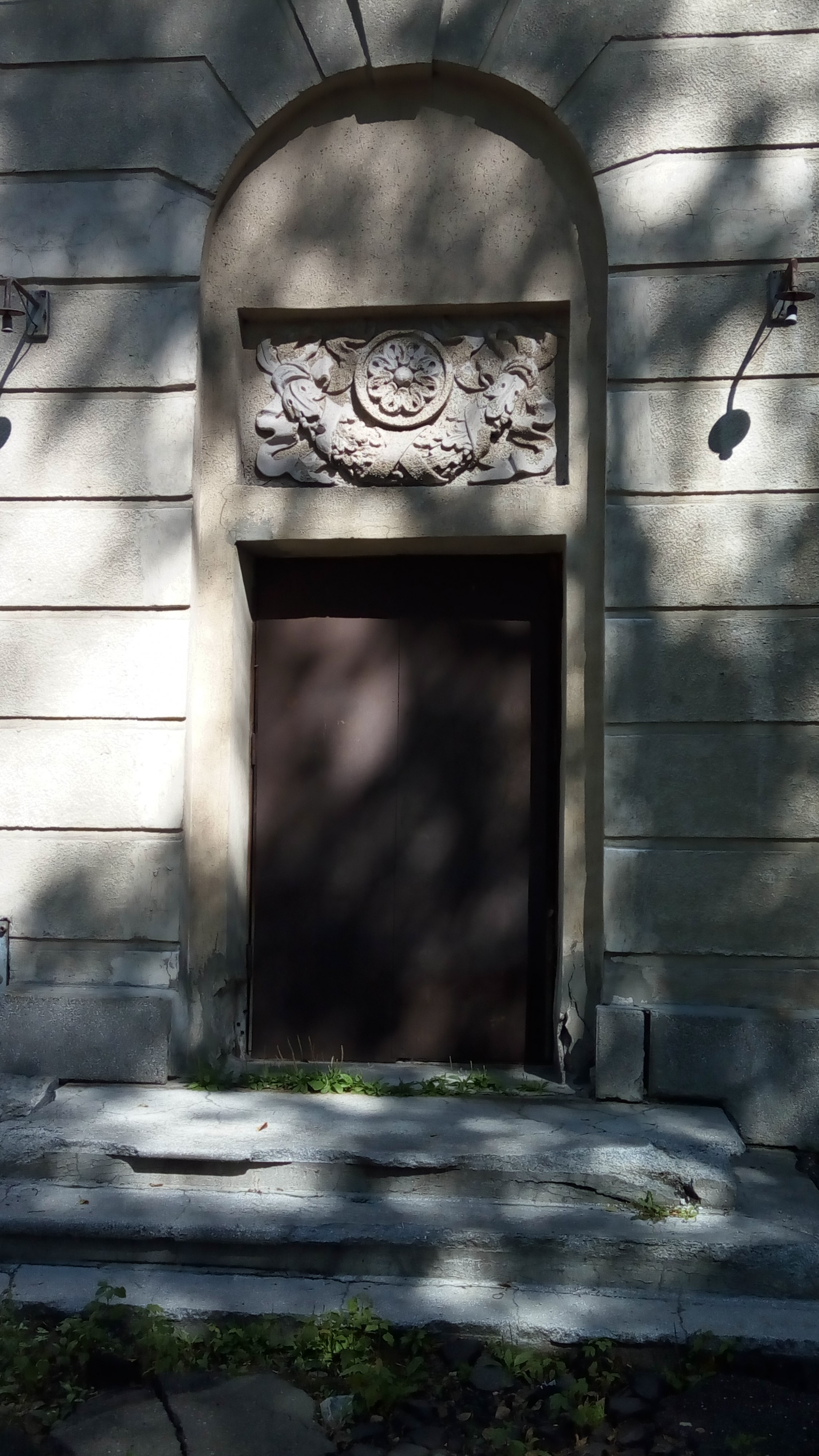 Уходящая красота старого города