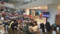 народ скандирует "опа! опа! финнам будет жопа!" народ скандирует "опа! опа! финнам будет жопа!"