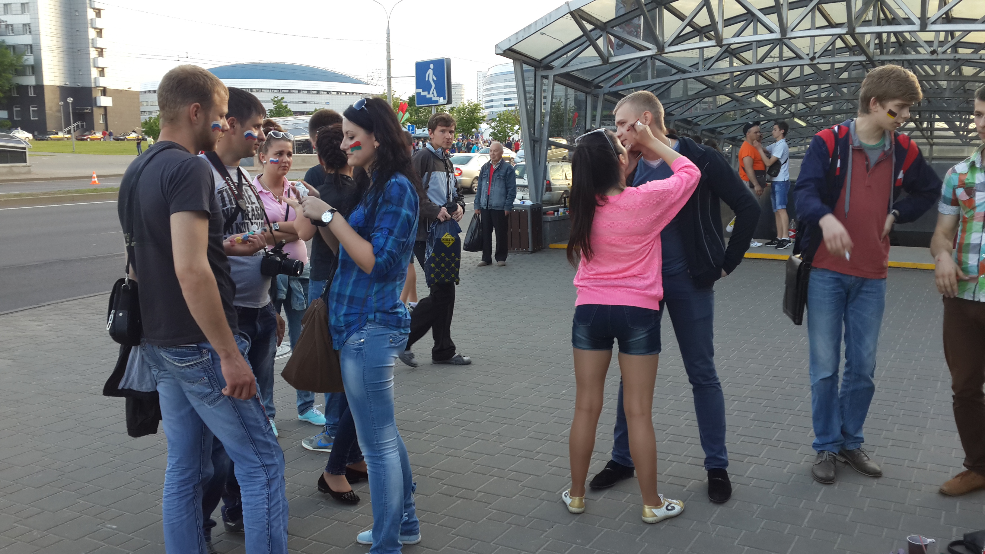 рисуют флаги 