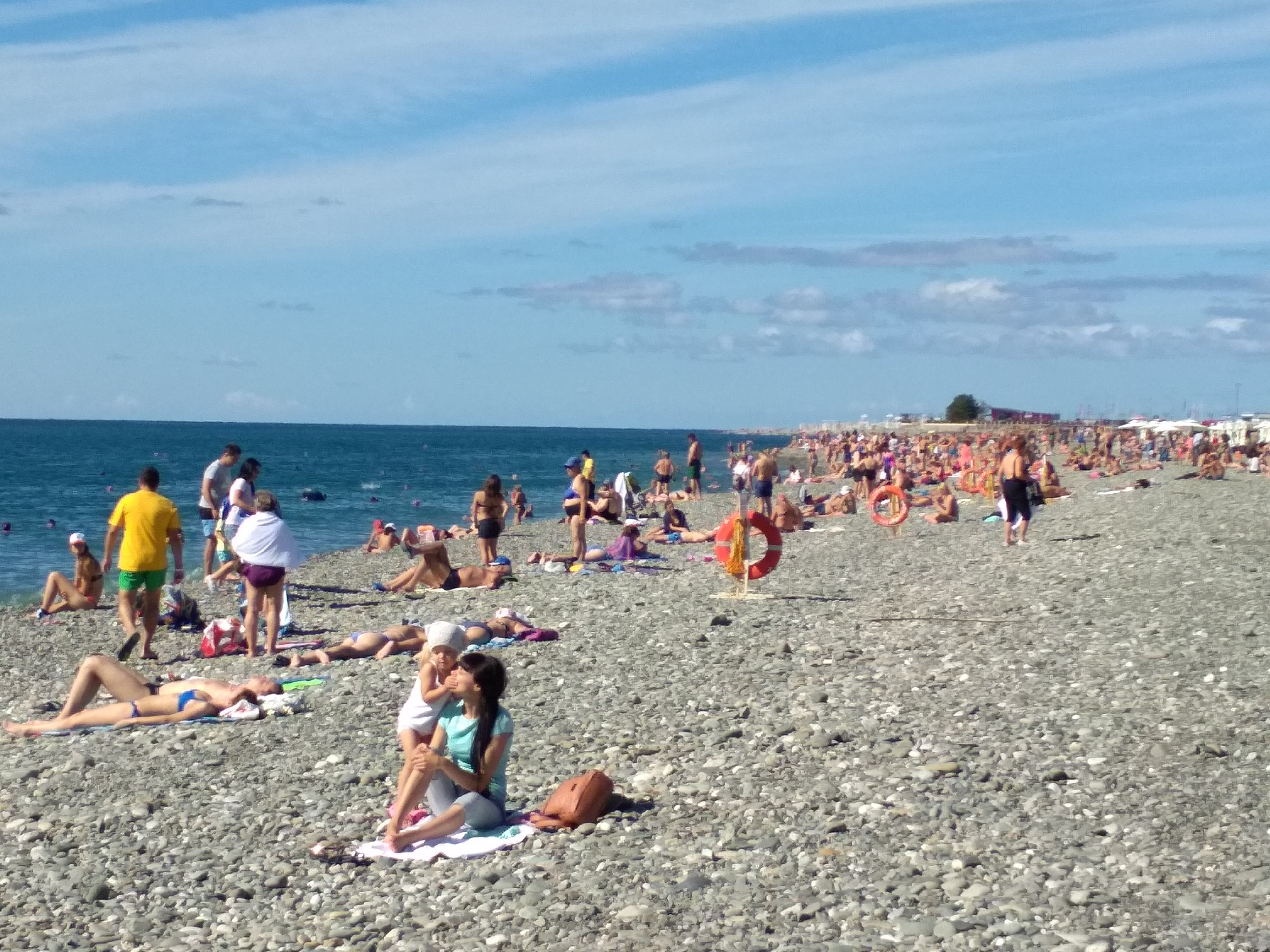 Народу на море.. как на море! 