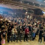 под аккомпонемент  песни-гимна Русь в исполнении Н. Емелина