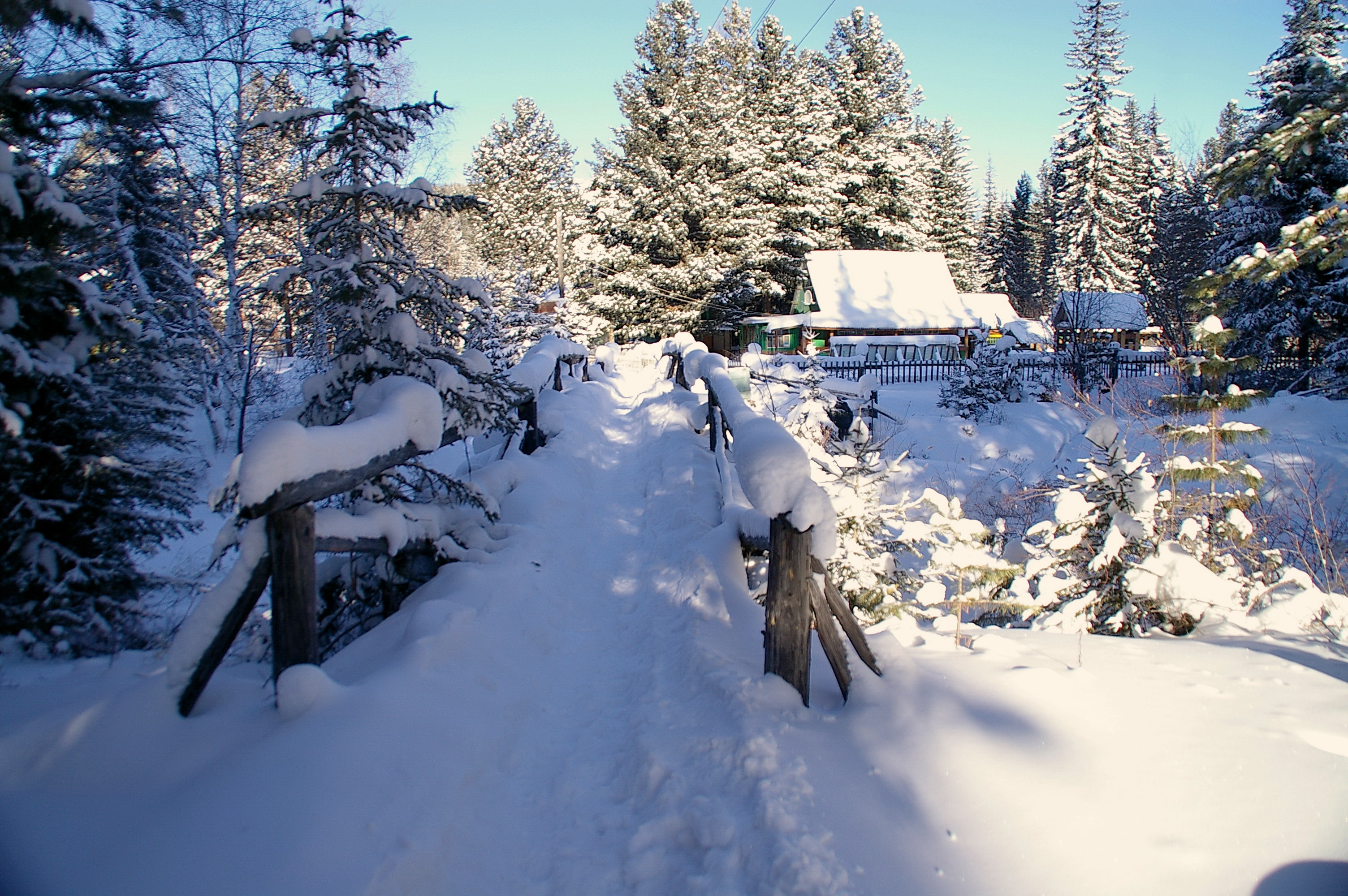 снежный мост в сказочное царство