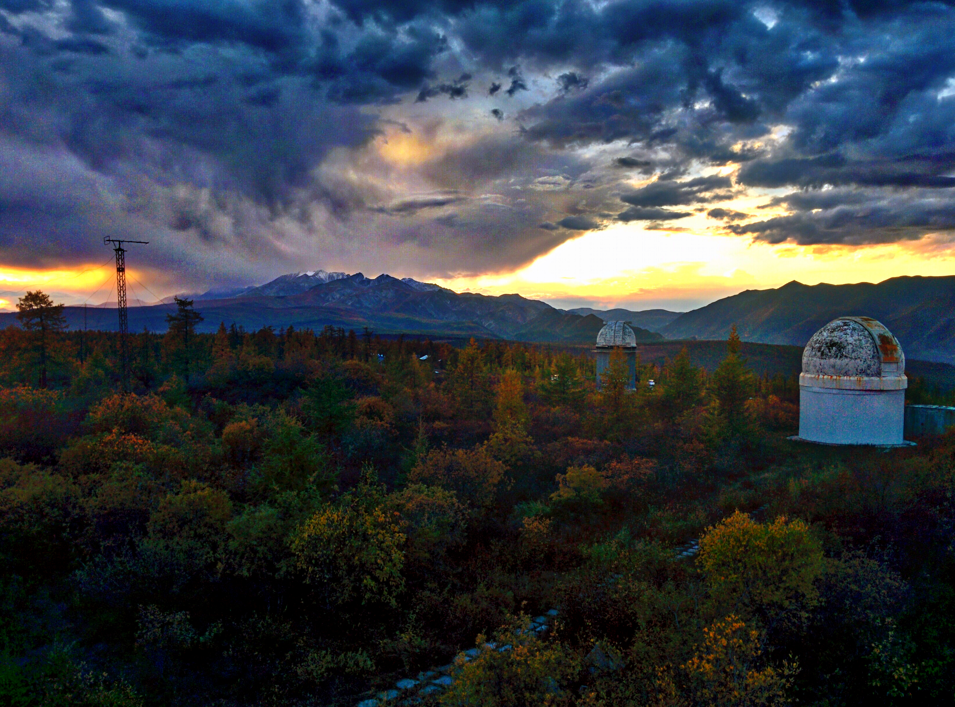 Закат 2, Монды