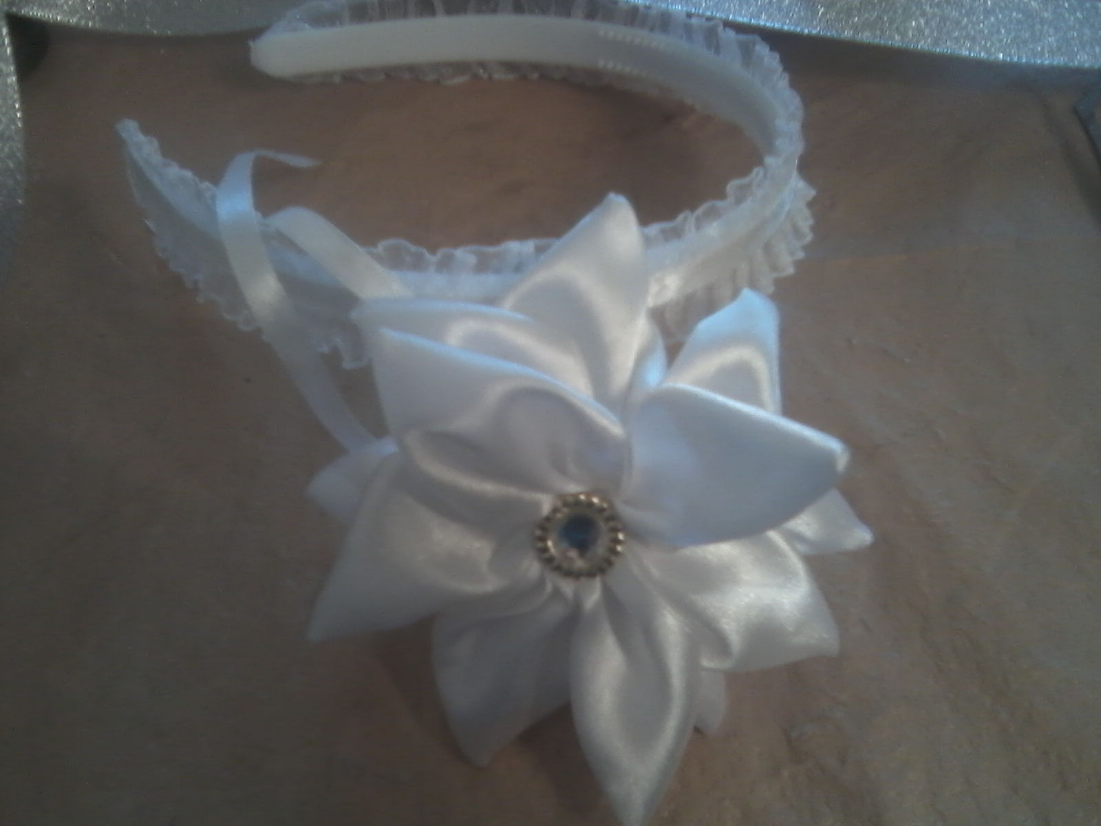 Ободок для волос со съемным цветком. Цена 150 руб. В наличии. 