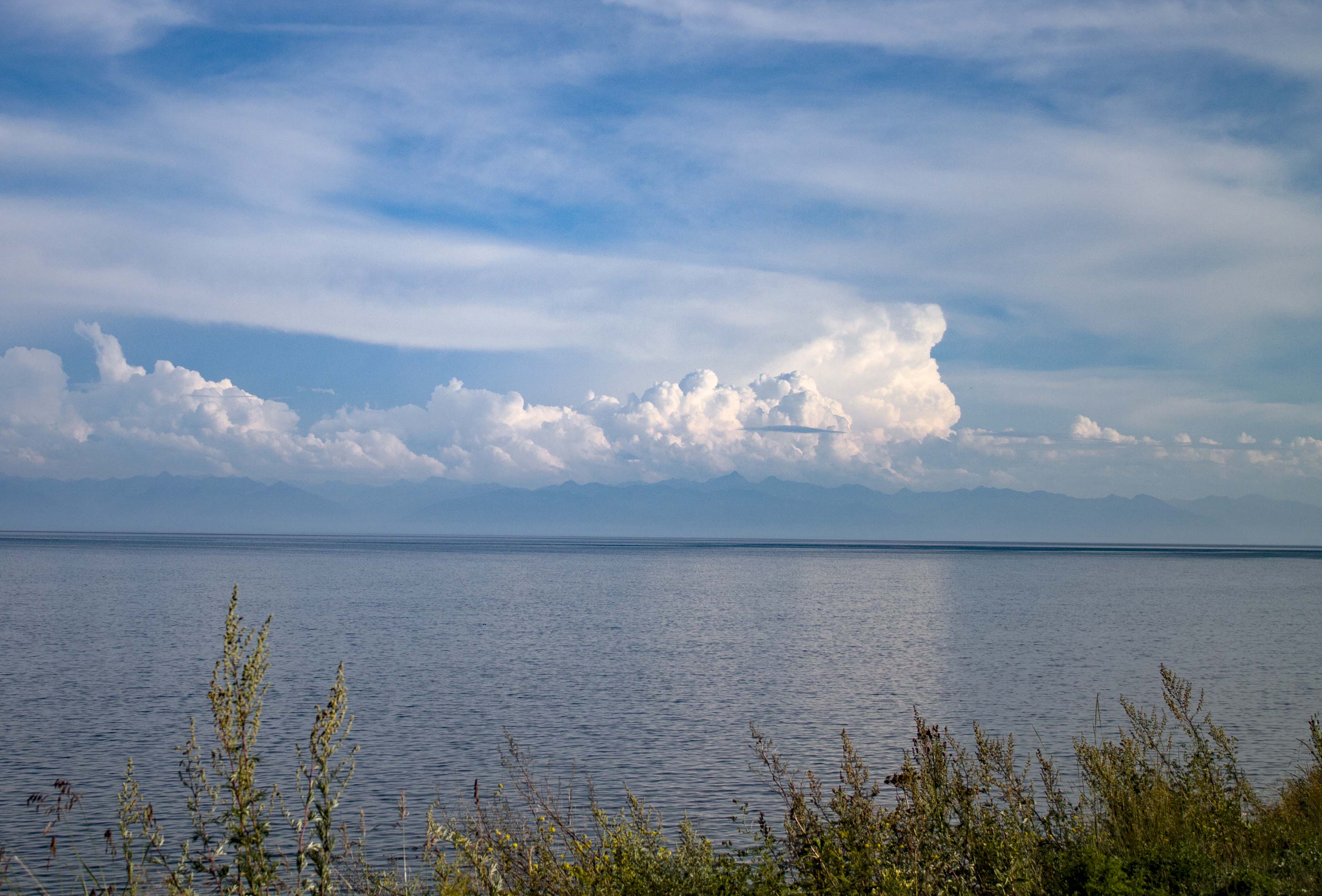 Облака над Байкалом