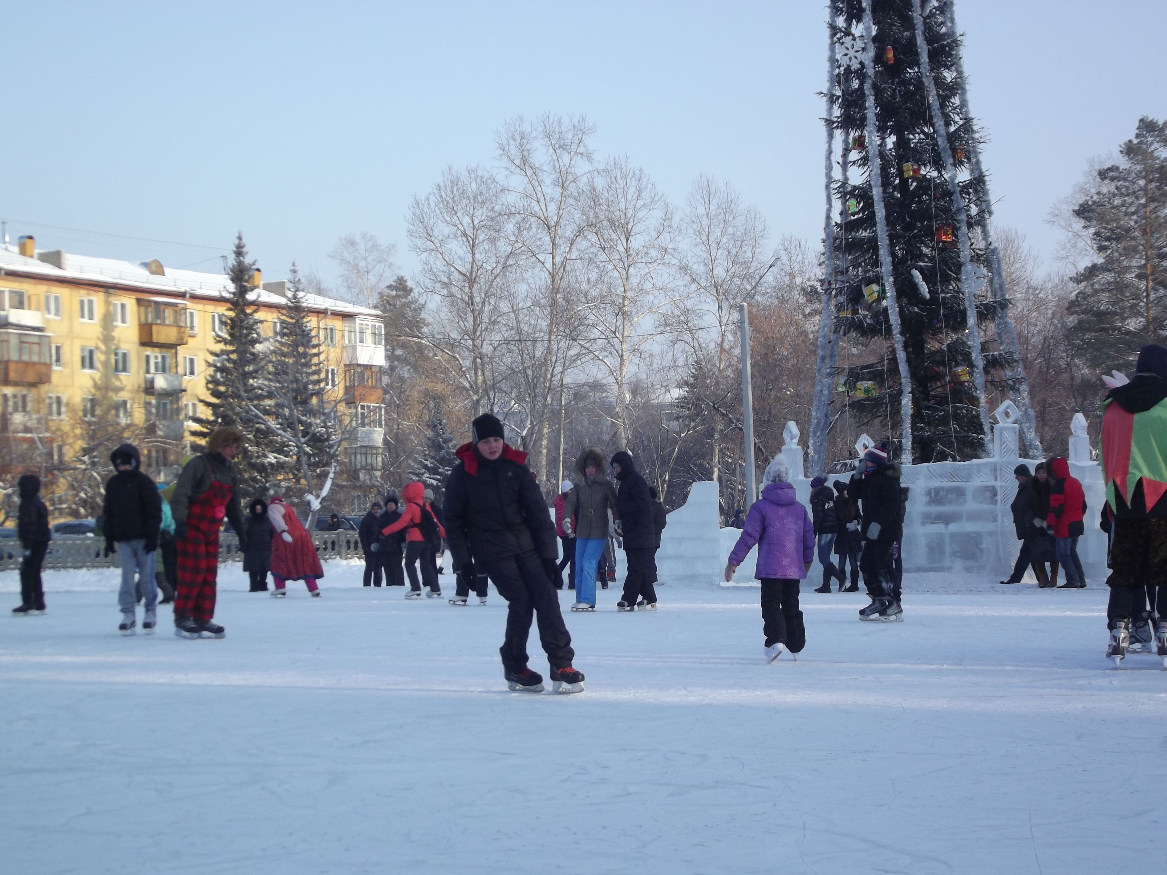 Каток в ледовом городке парка ДК "Современник"