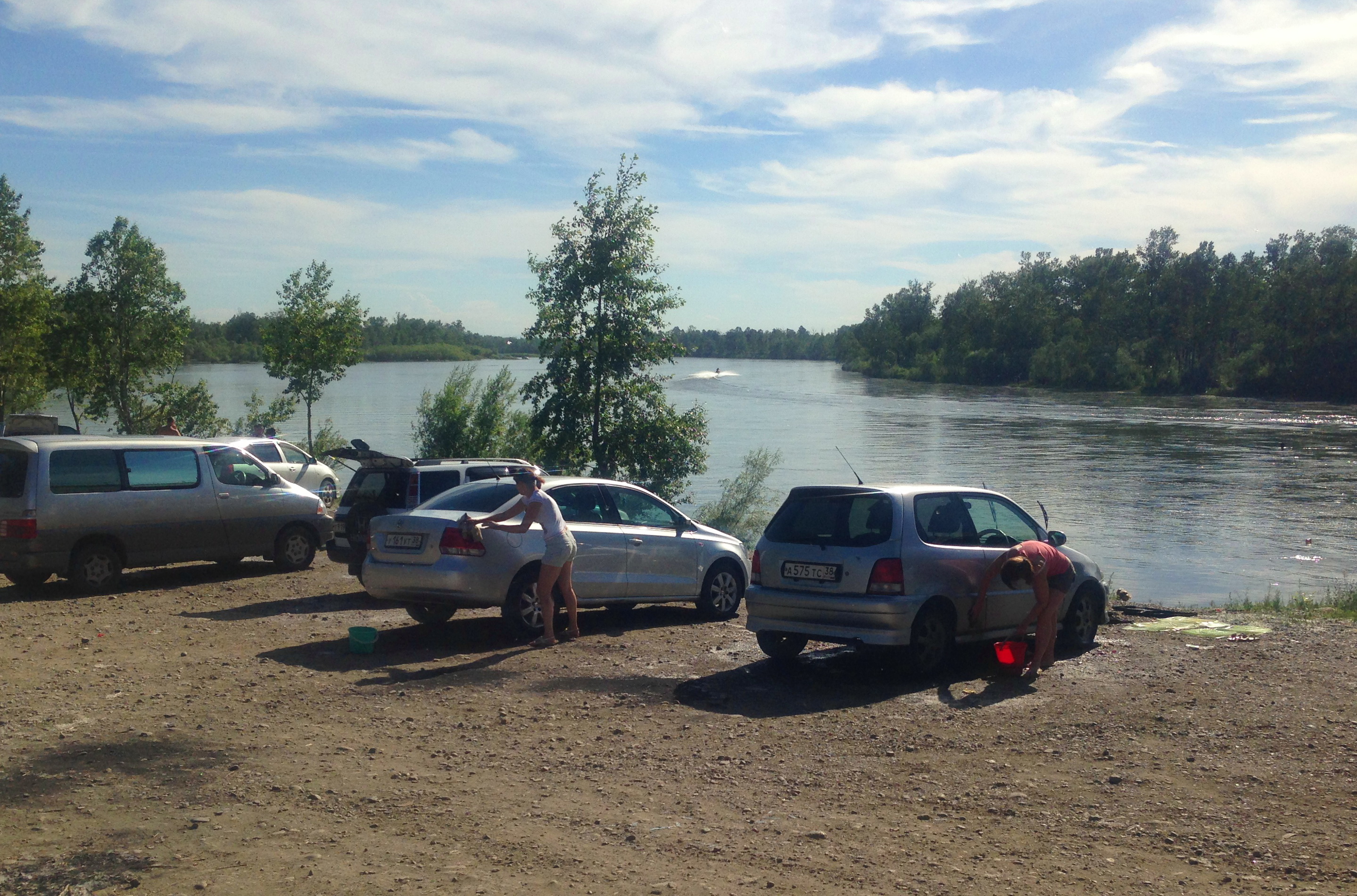 Грязнули на берегу Китоя