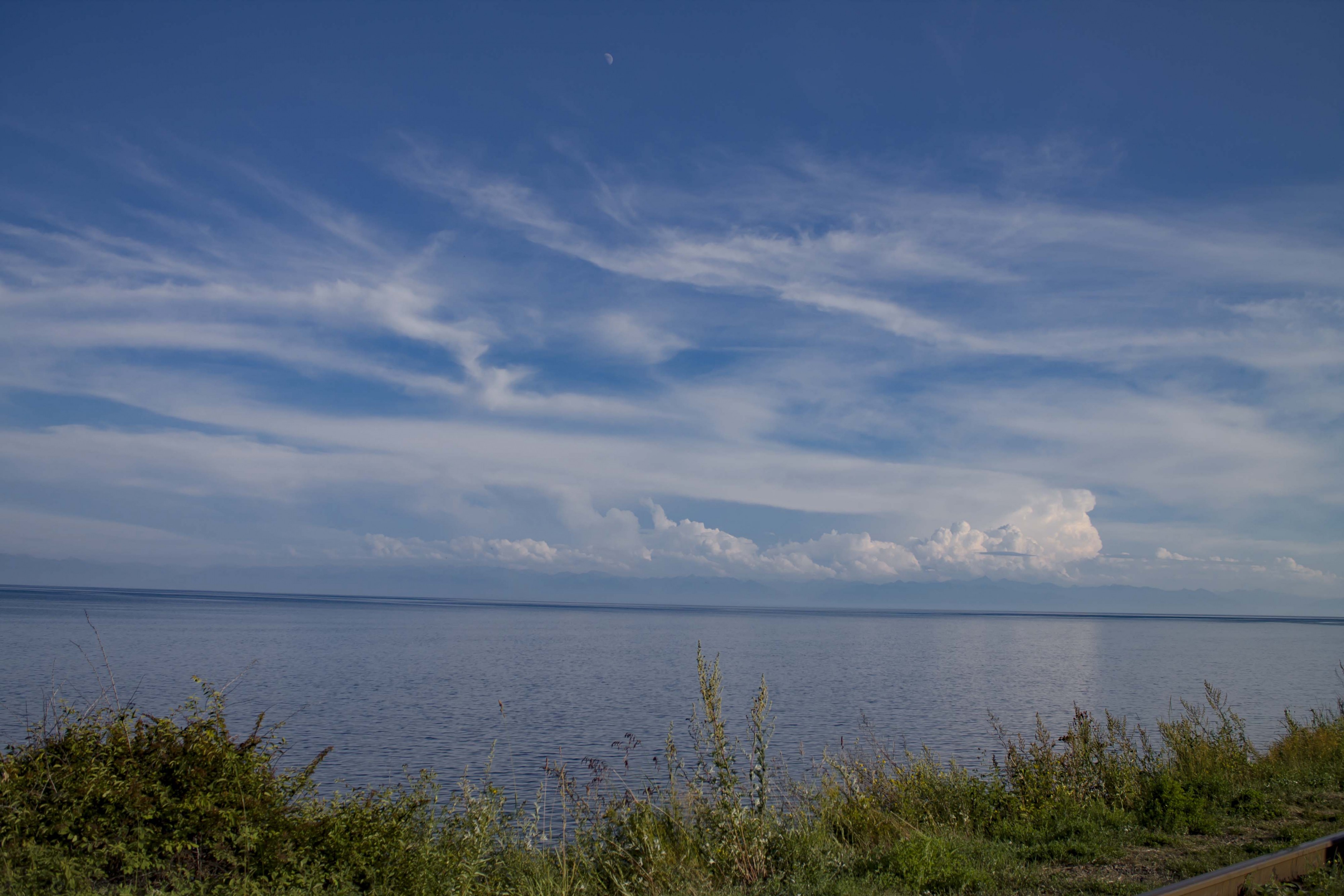 Облака над Байкалом