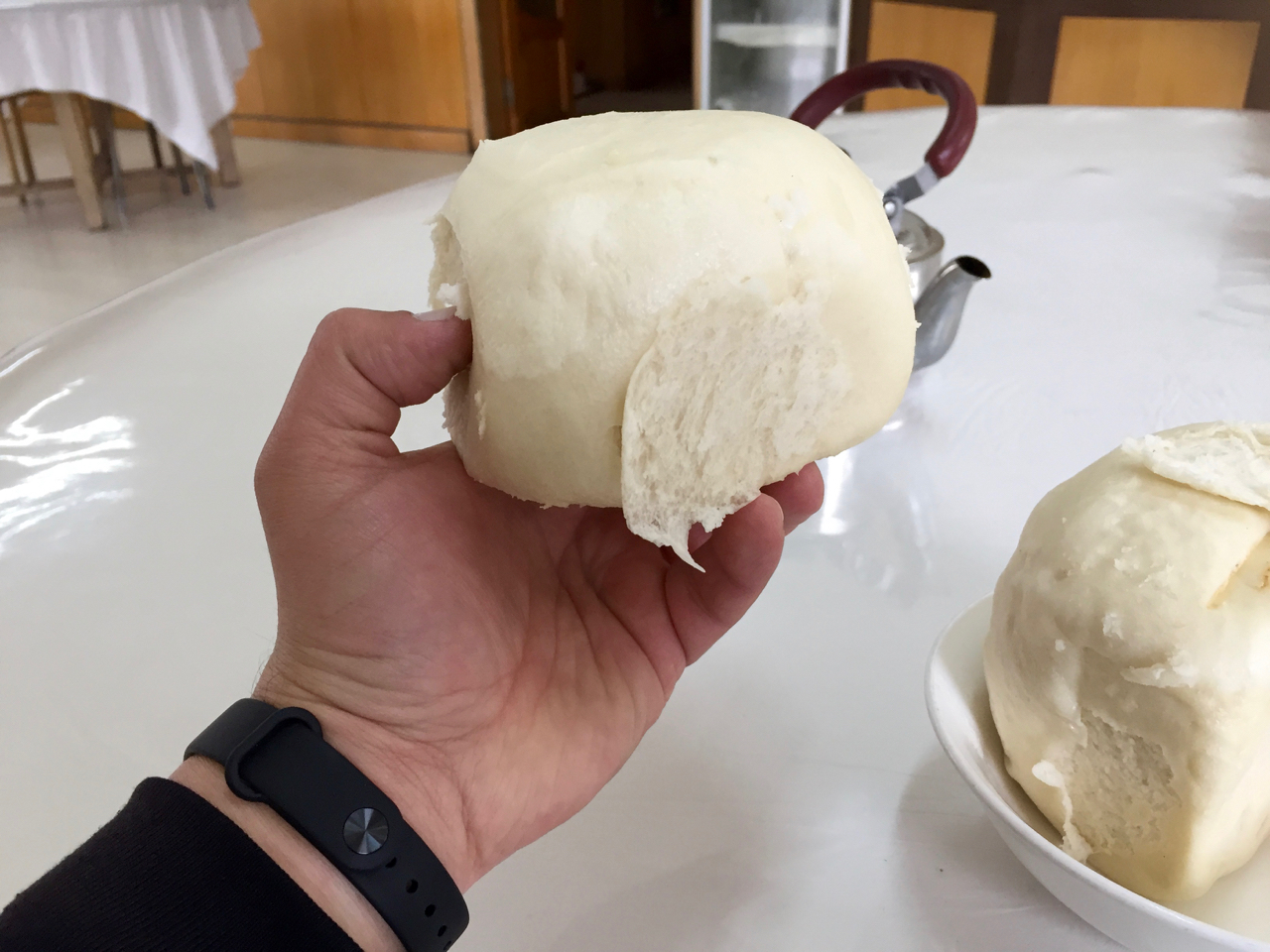 Рука Саныча Держащая Пампушку