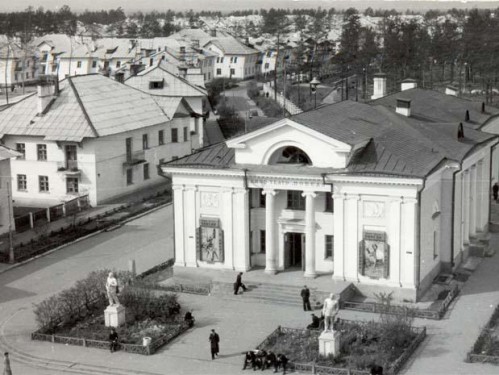 Ангарск_kinoteatr.jpg Ангарск_kinoteatr.jpg