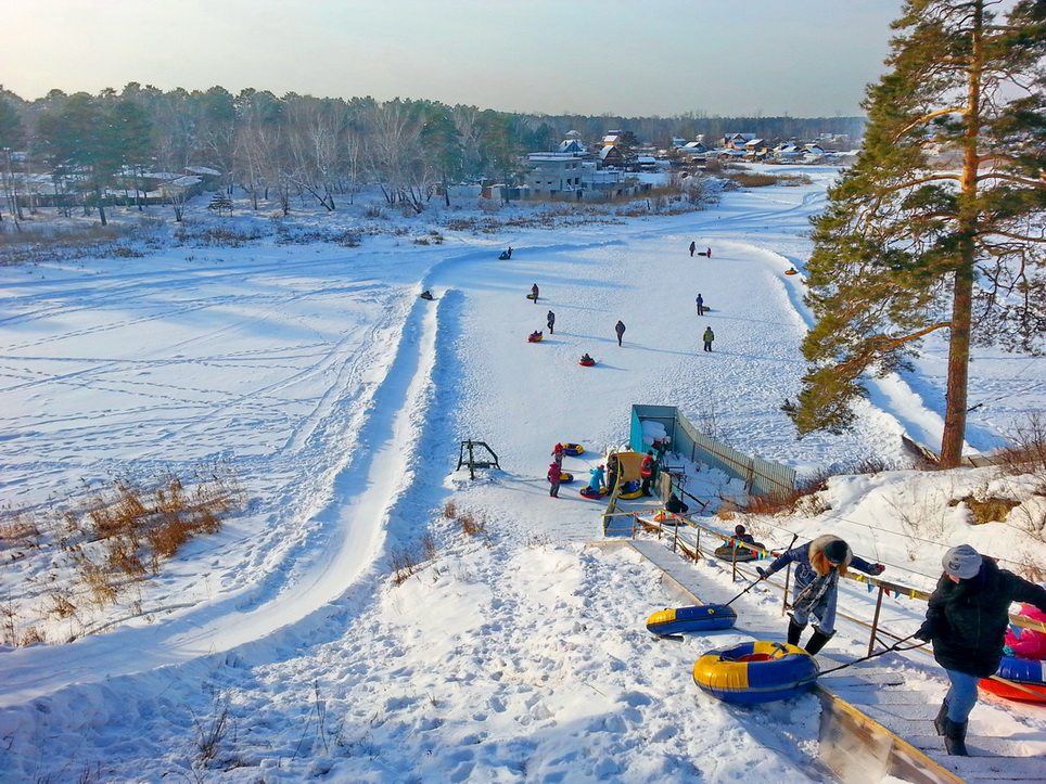 горка на Кураже за 189м кварталом)))))