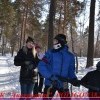 Мальчишки воюют, девчонки фотографируются