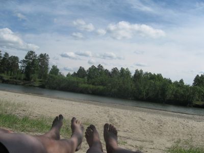 Фото №19: Сделанная  на берегу Китоя 22 июля 2012 года. там такой классный песочек, для детей особенно хорошо, ни камней острых, пляж огромный, где еще можно в волейбол поиграть.Класс вообщем.