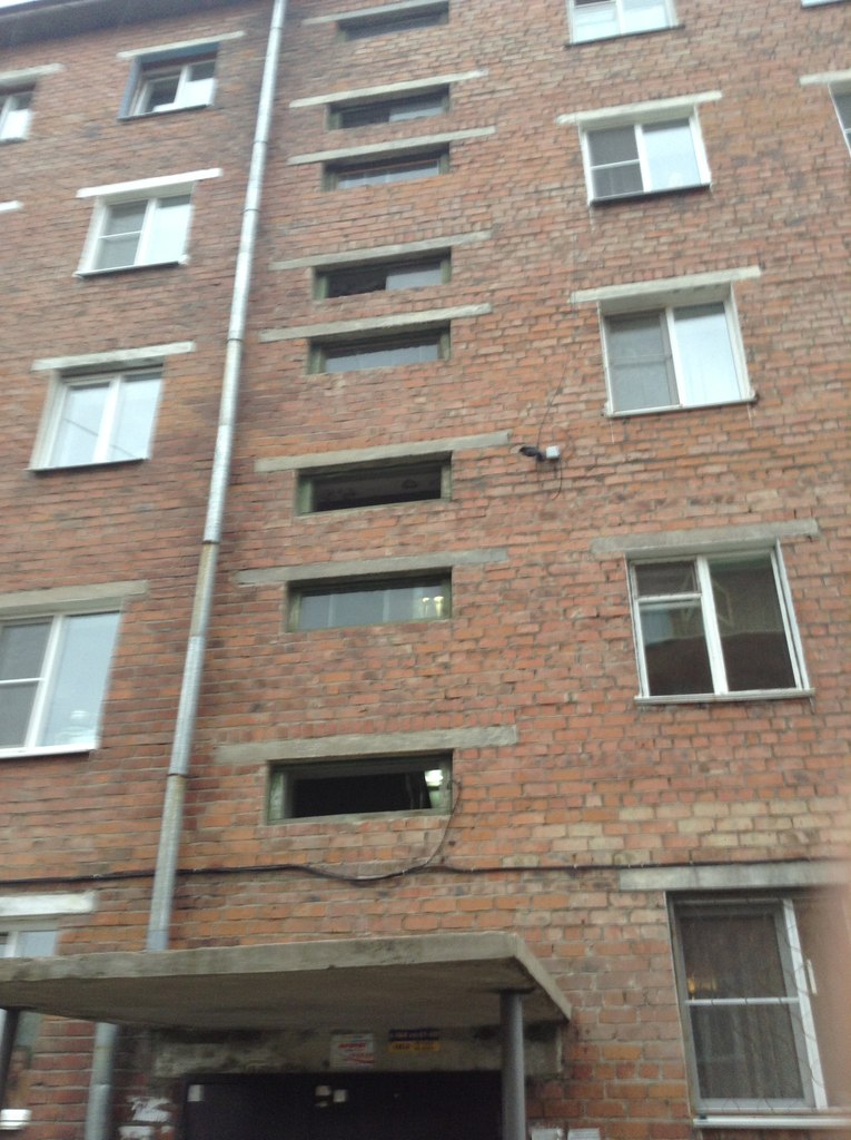 Один из домов поселка