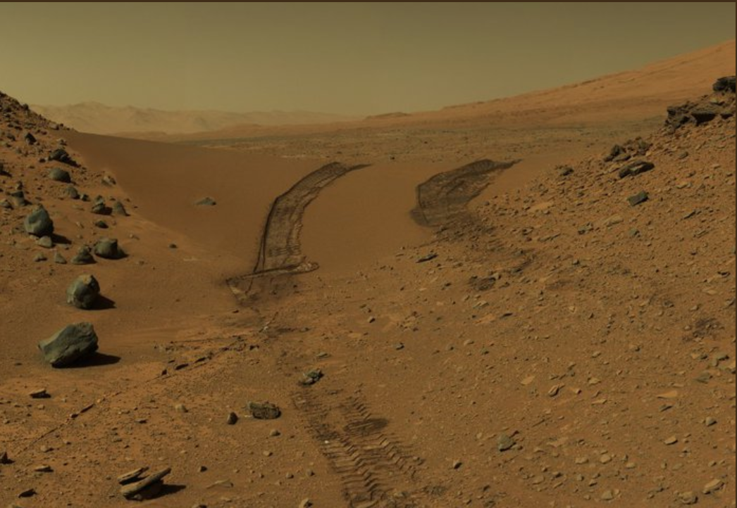 Фотографии с Марса до пролёта красной теслы