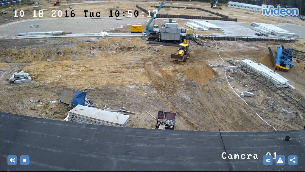 Зашевелились. Начали гору из песка под гусеницами возводить))).