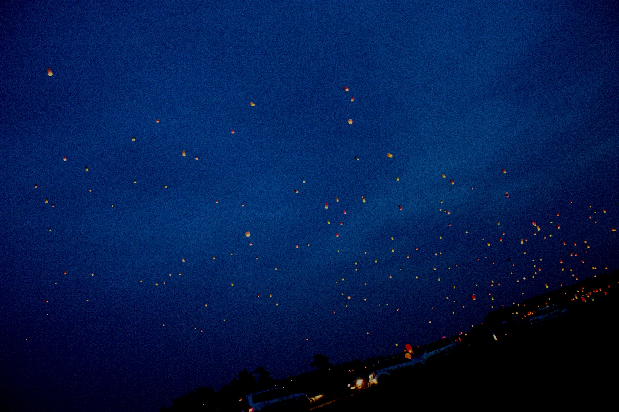 Первый общегородской запуск летающих фонарей