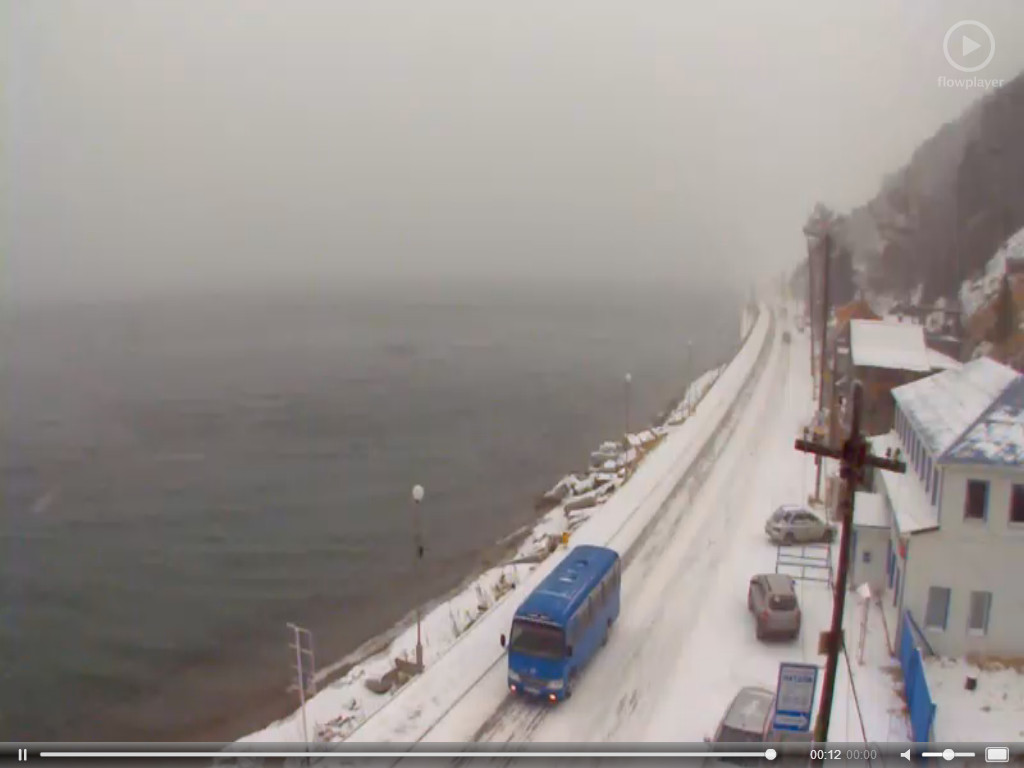 2014-11-29 В Листвянке сейчас снег)))