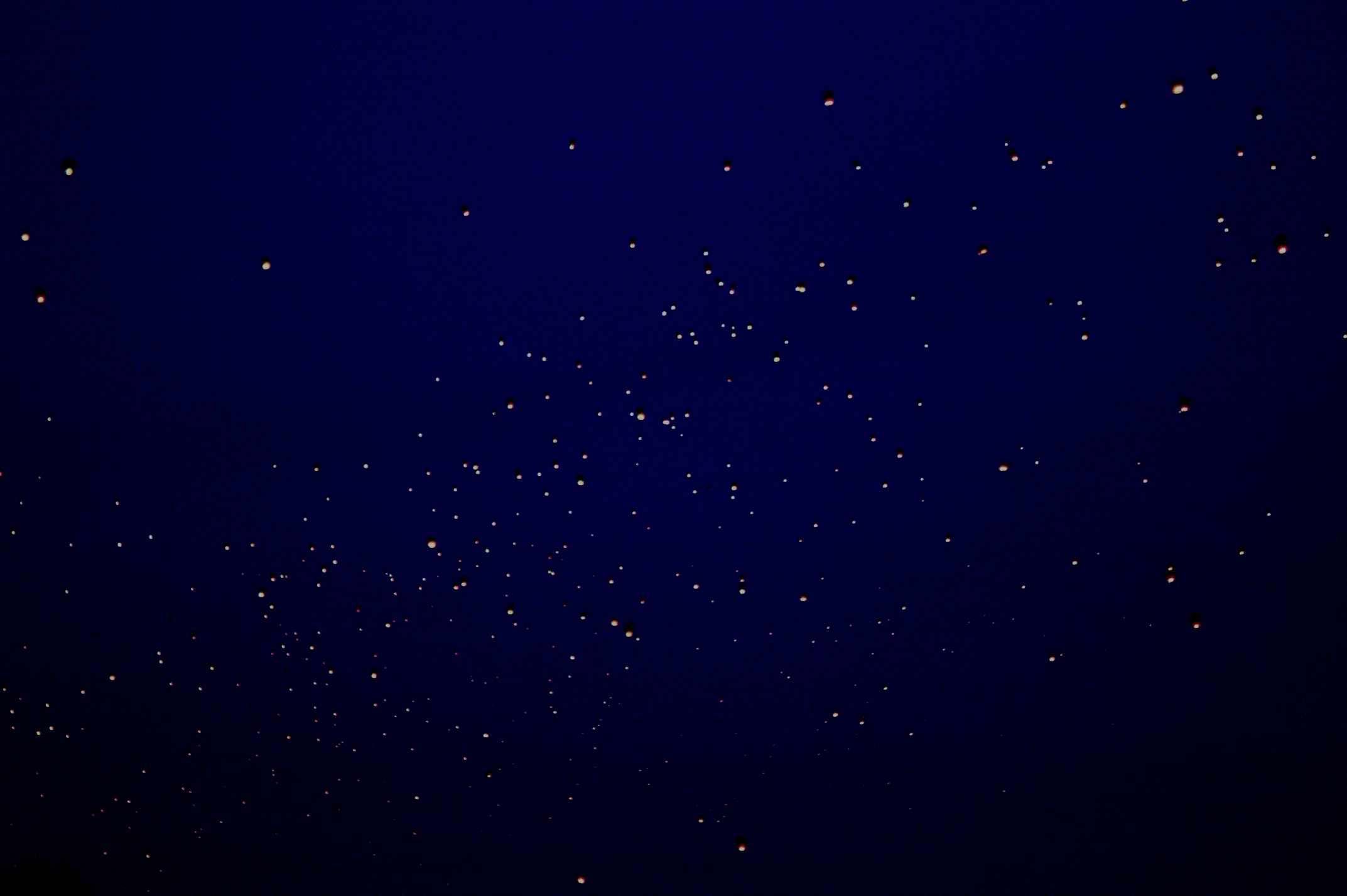 Первый общегородской запуск летающих фонарей