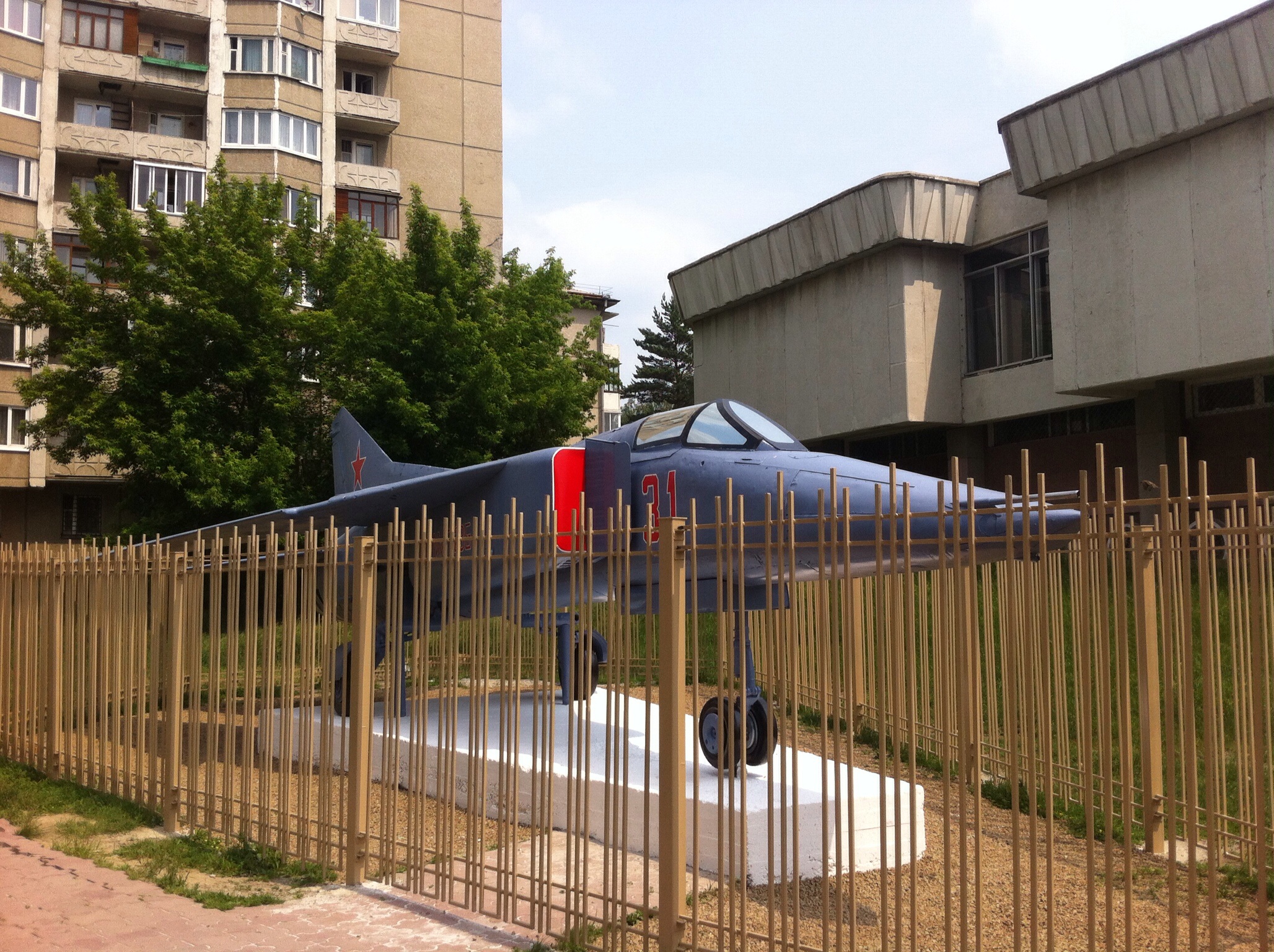 Самолет МиГ-23Б