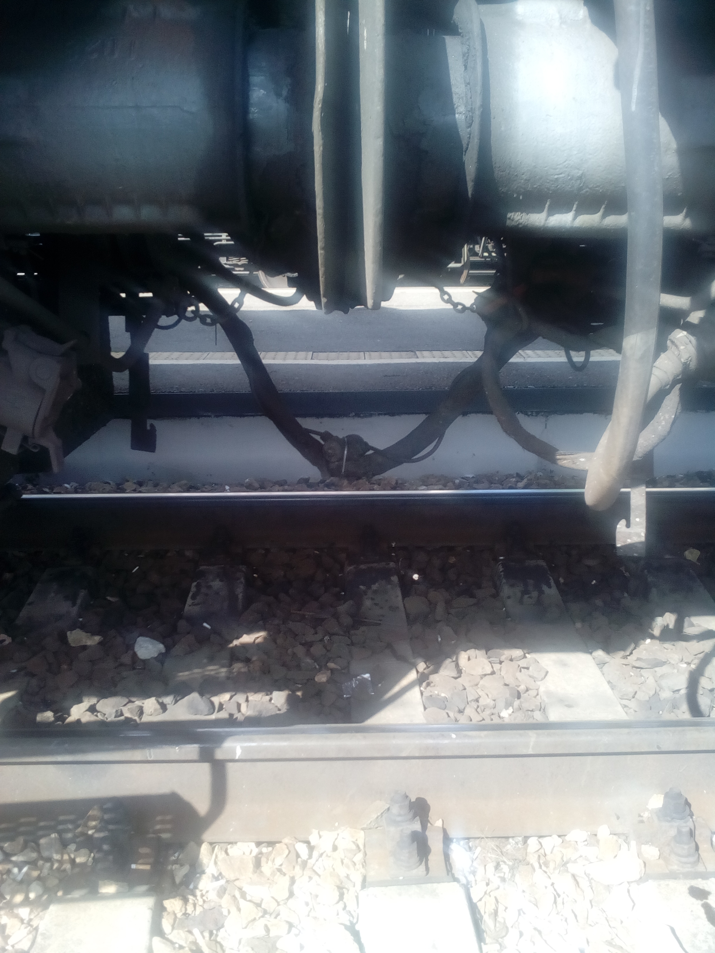 Нейлоновые стяжки - залог безаварийного движения.