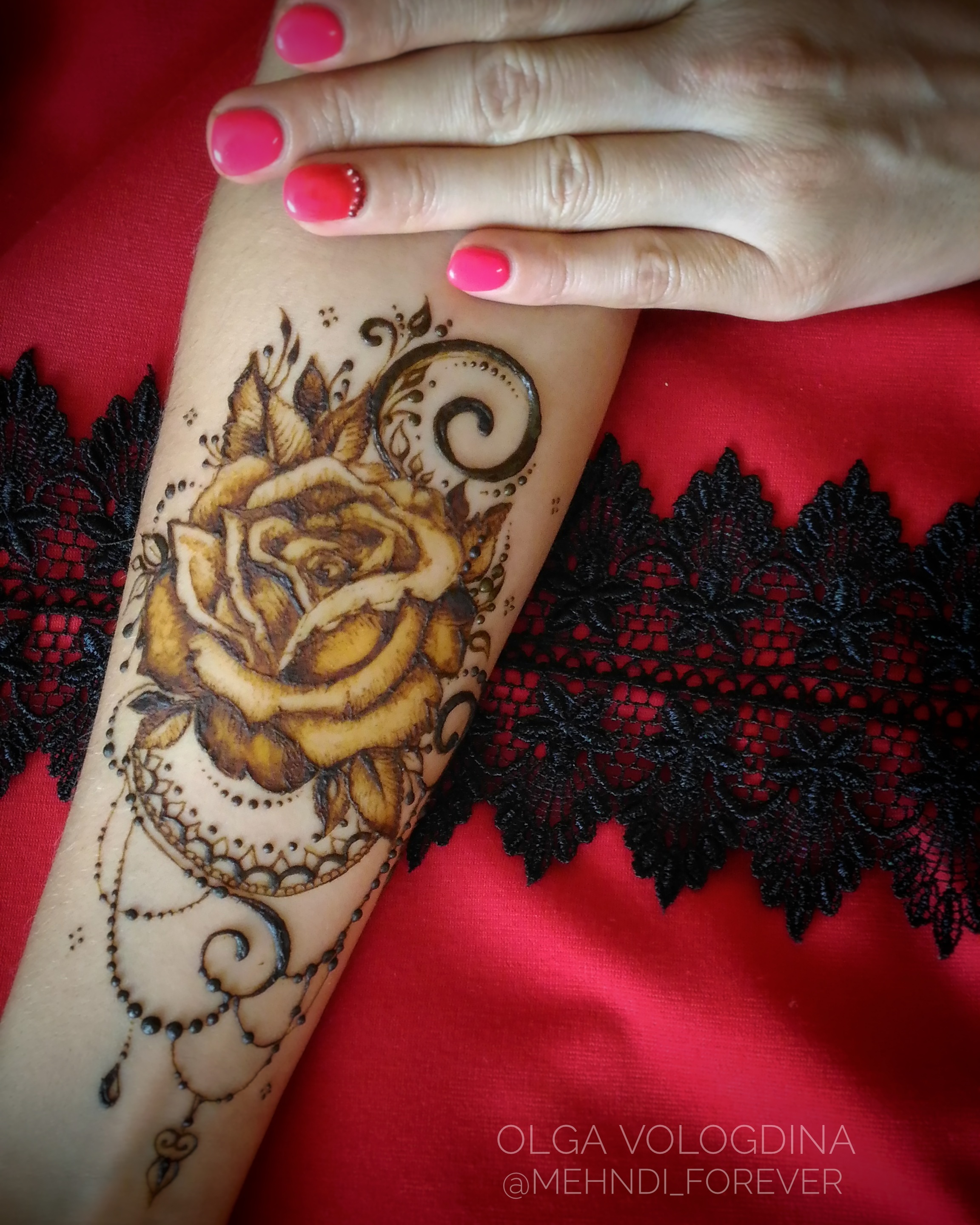 Rose hennaart