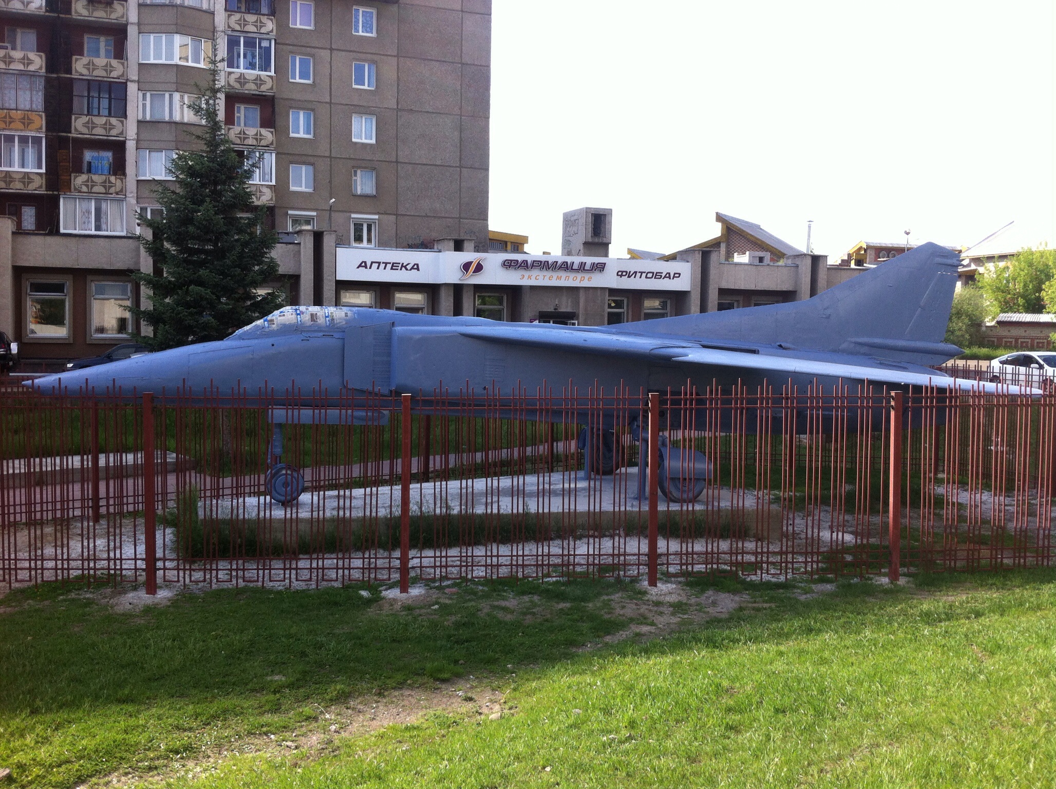 Самолет МиГ-23Б