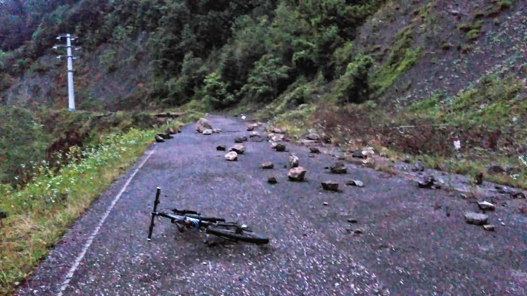 вай-вай, тут и каска не поможет