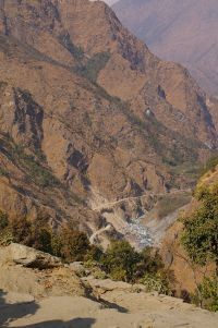 двухкилометровое ущелье двухкилометровое ущелье