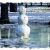 весенний снеговик