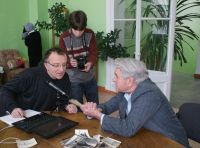 Ален Блюм имел продолжительную беседу с ангарским старожилом 80-летним Иваном Петровичем Ефремовым