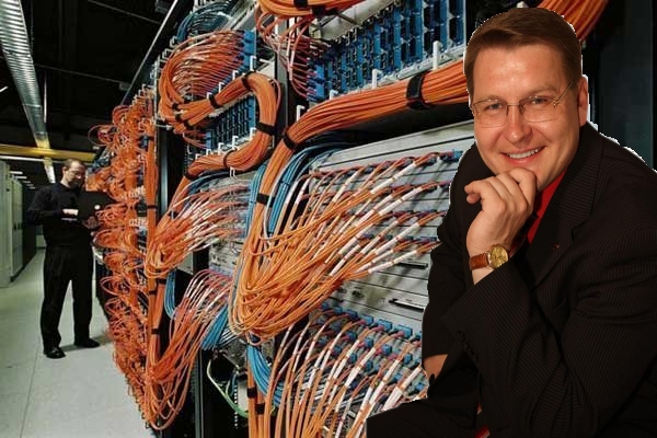 Д.Надымов в серверной