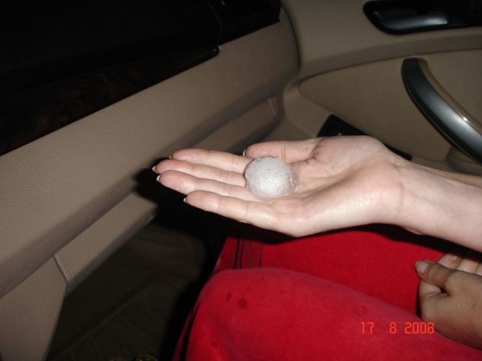 Град в Тельме 17.08.08 (диаметр более 4 см)