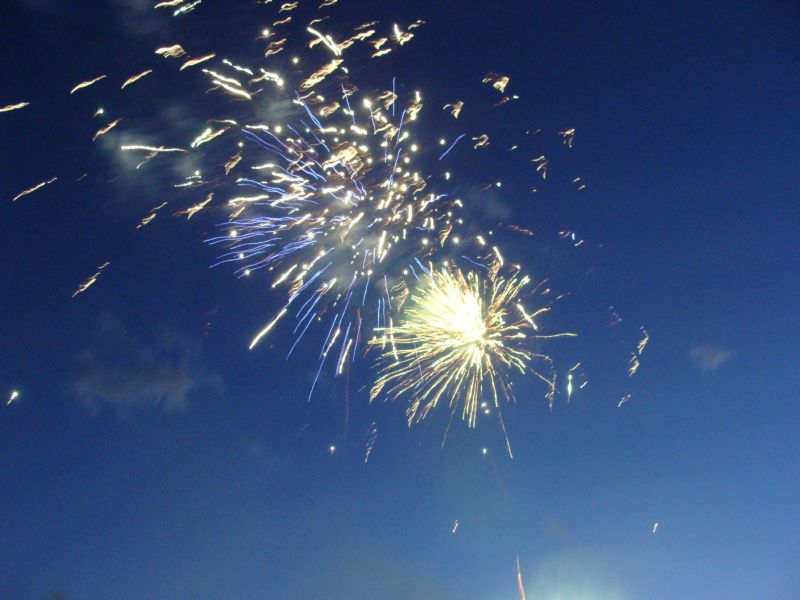 салют на площади