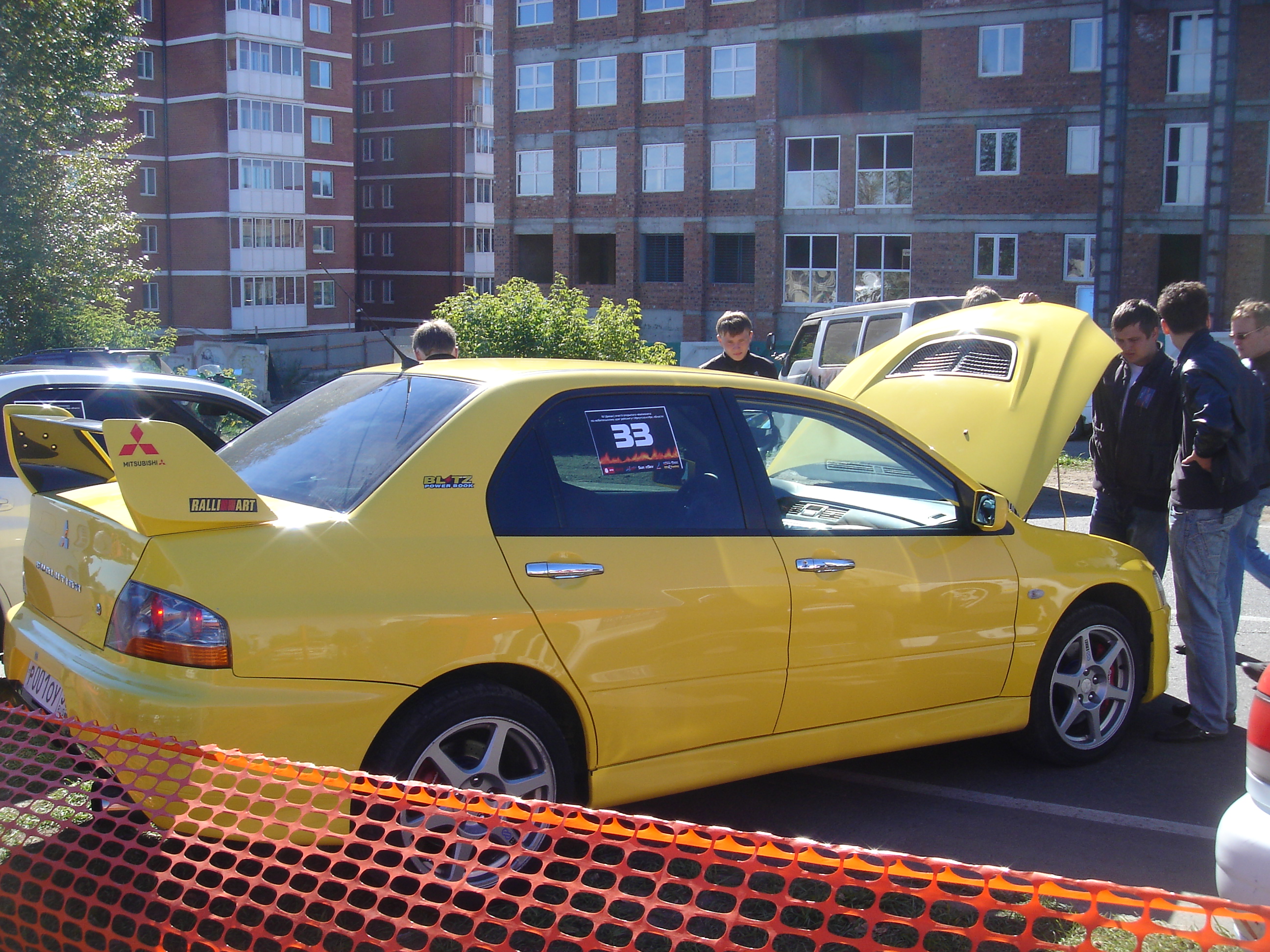 Жолтинькая....