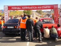 Победил "Москвич"......Он вообще всех побеждал......пока не сломался)