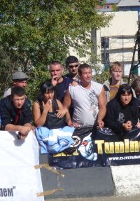 Самые активные ангарские болельщики финала сезона драгрейсинга)